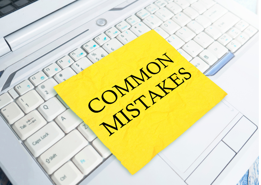 Errores comunes al vender cursos online (y cómo evitarlos con PLR)